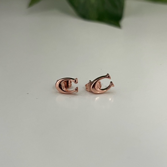 Authentic COACH SIGNATURE C STUD EARRINGS in Rose Gold Colour - Picture 4 of 8
